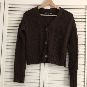 Kendall & Kylie Brown Cable Knit crop Sweater SZ M It comes with crop top